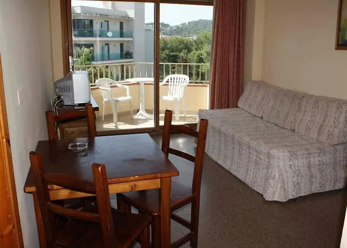 Mariposas Aparthotel 4*